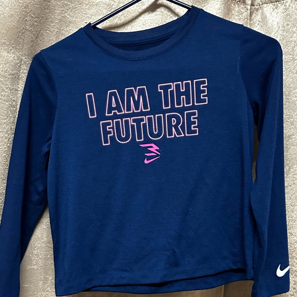 Kids Nike long sleeve shirt. Size medium.